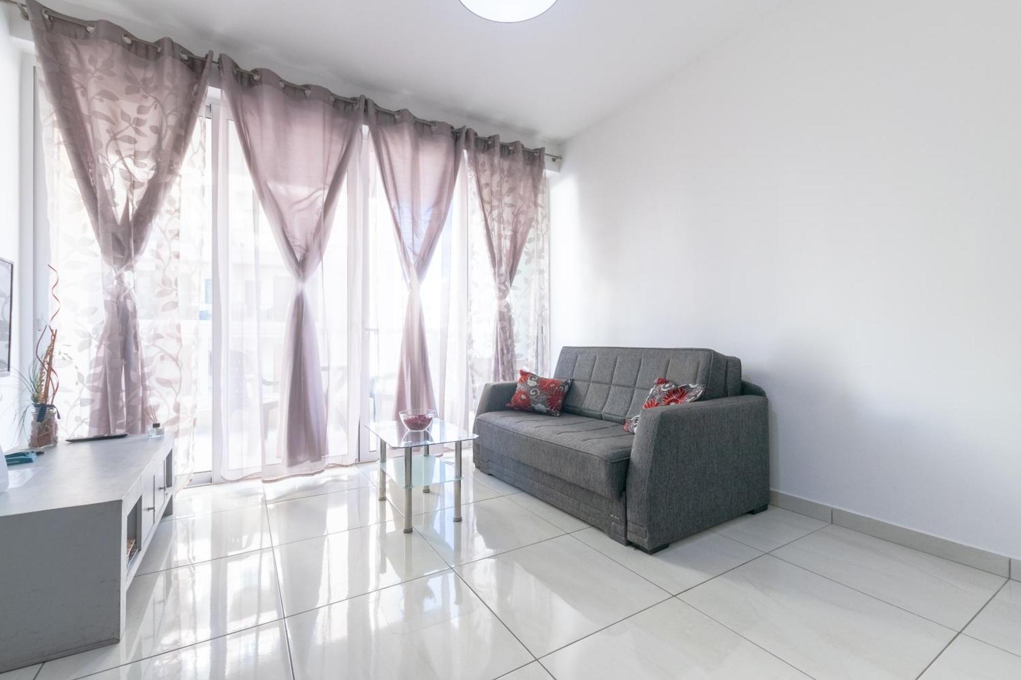 Modern And Spacious Close To The Sea * St. Paul's Bay